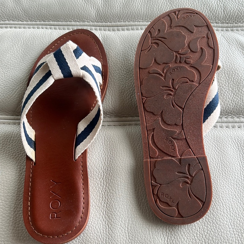 Roxy size 9 nautical blue/white/tan sandals